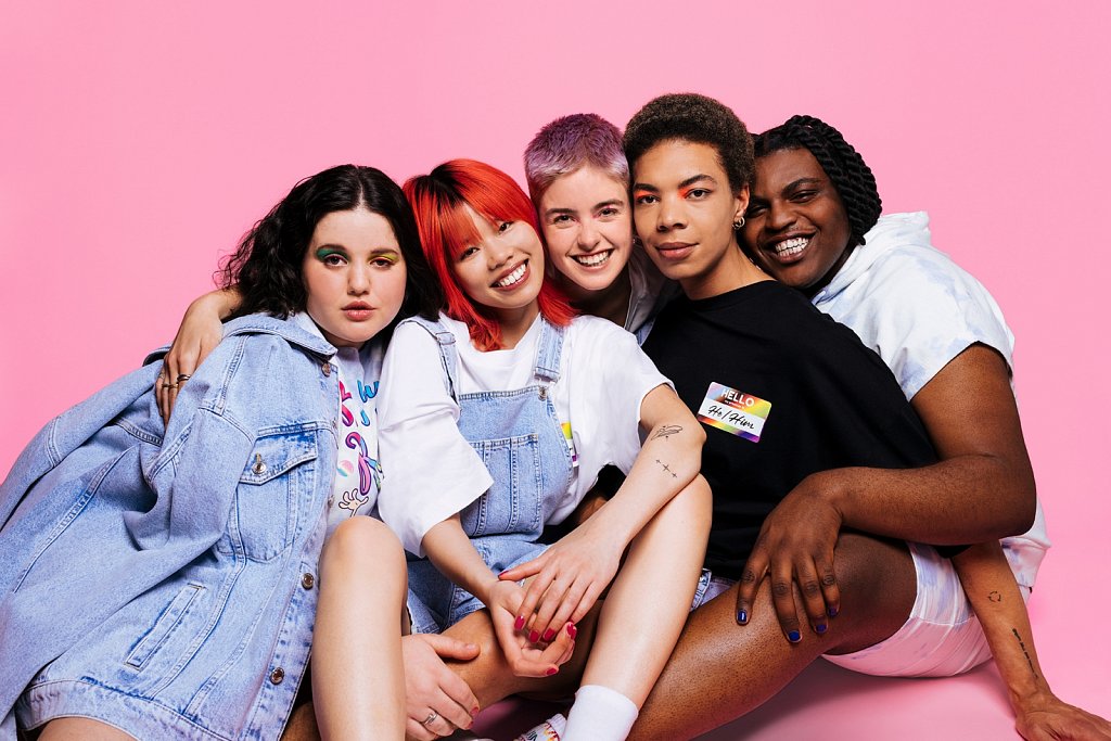 72dpi-2022-05-04-CKHxCarolinxLoved-09Shot-group-Genderless-2549.jpg